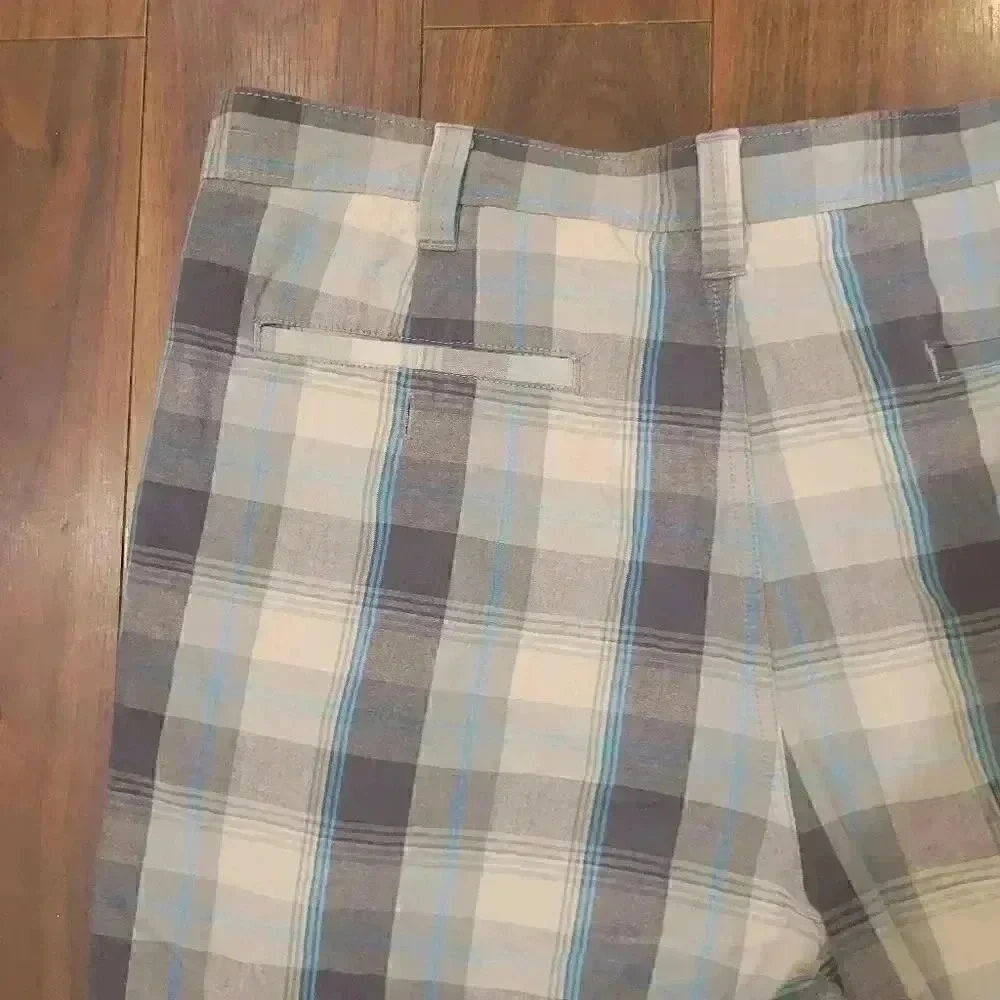 𝅺Perry Ellis America Men's White/Blue Plaid Cotton Flat Front Chino Shorts
